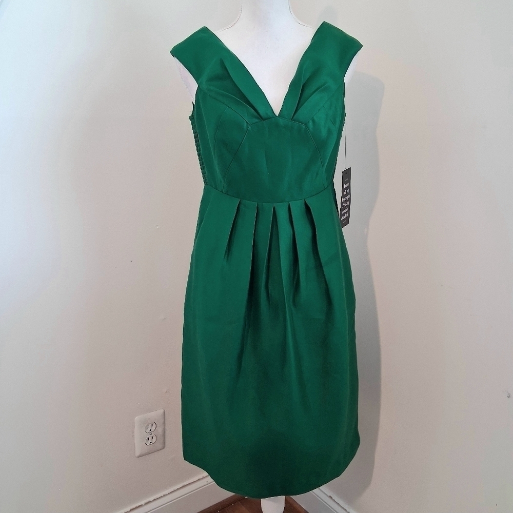 Tuckernuck Draper Green Waverly Dress Size Medium NWT - Picture 3 of 12